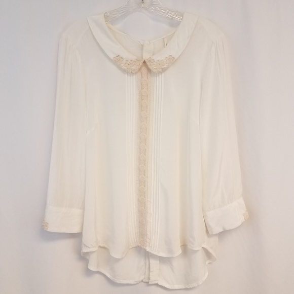 Free People Tops - Peter pan collar blouse.       D25